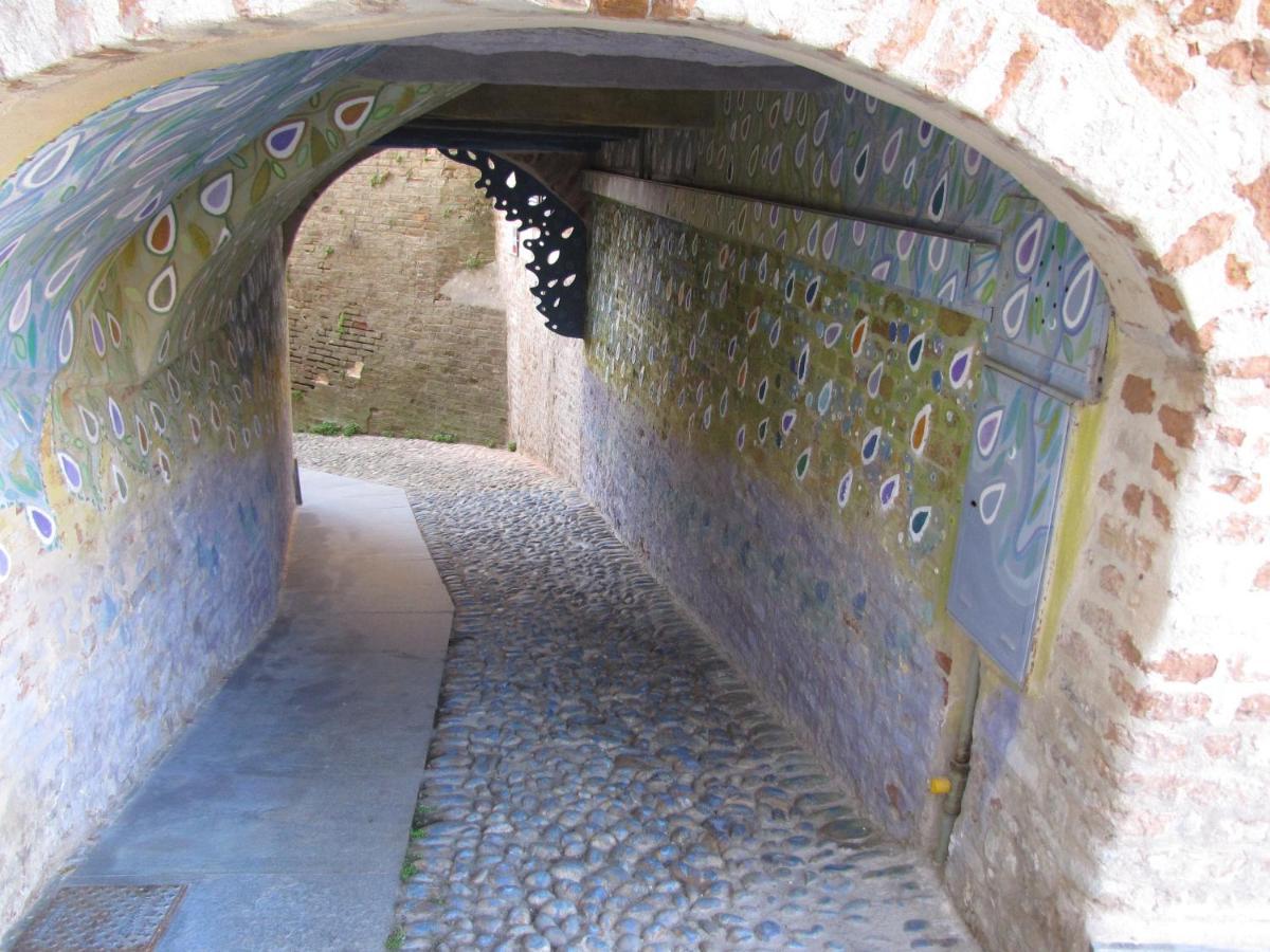 Alla Torre - Nel Cuore Del Borgo Storico Castagnole delle Lanze Kültér fotó